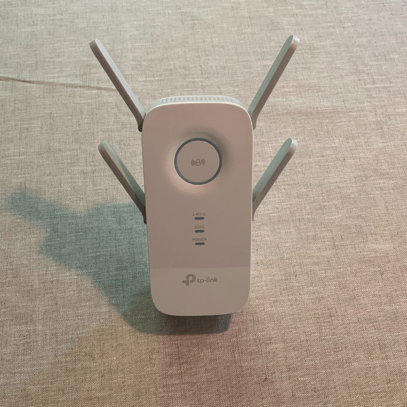 TP-Link RE650 AC2600 Front